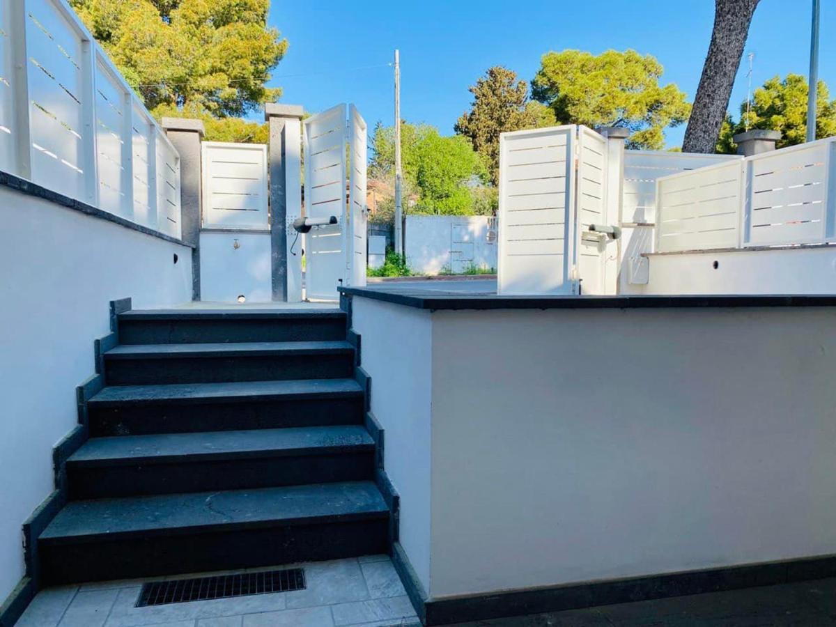 Ferienwohnung Nuova Residenza Dei 7 Pini A Pochi Passi Dal Mare Porto Pino Exterior foto